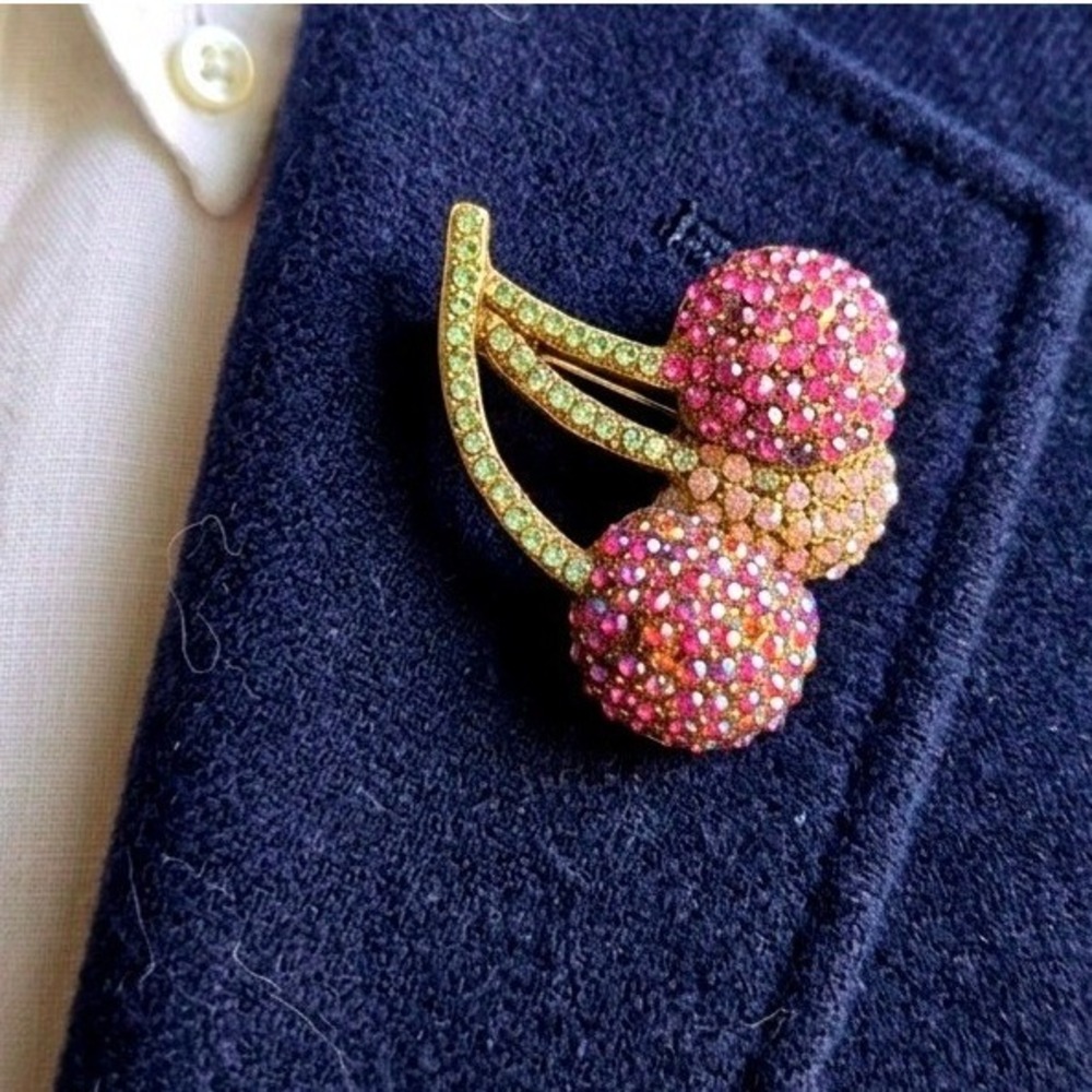 Vintage Gold Tone Rhinestone Crystal Triple Cherry Brooch Fruit Pin Accessory